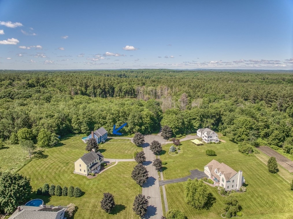 10 Mayflower Ln, Haverhill, MA 01832 exterior