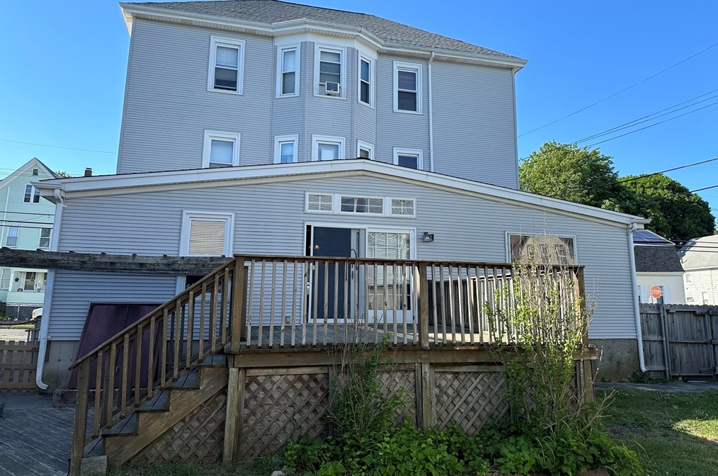 25 Richmond St, New Bedford, MA 02740 exterior