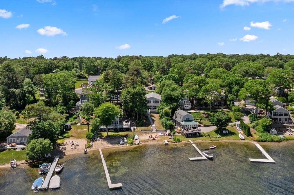 20 Pokonoket Rd, Plymouth, MA 02360 exterior