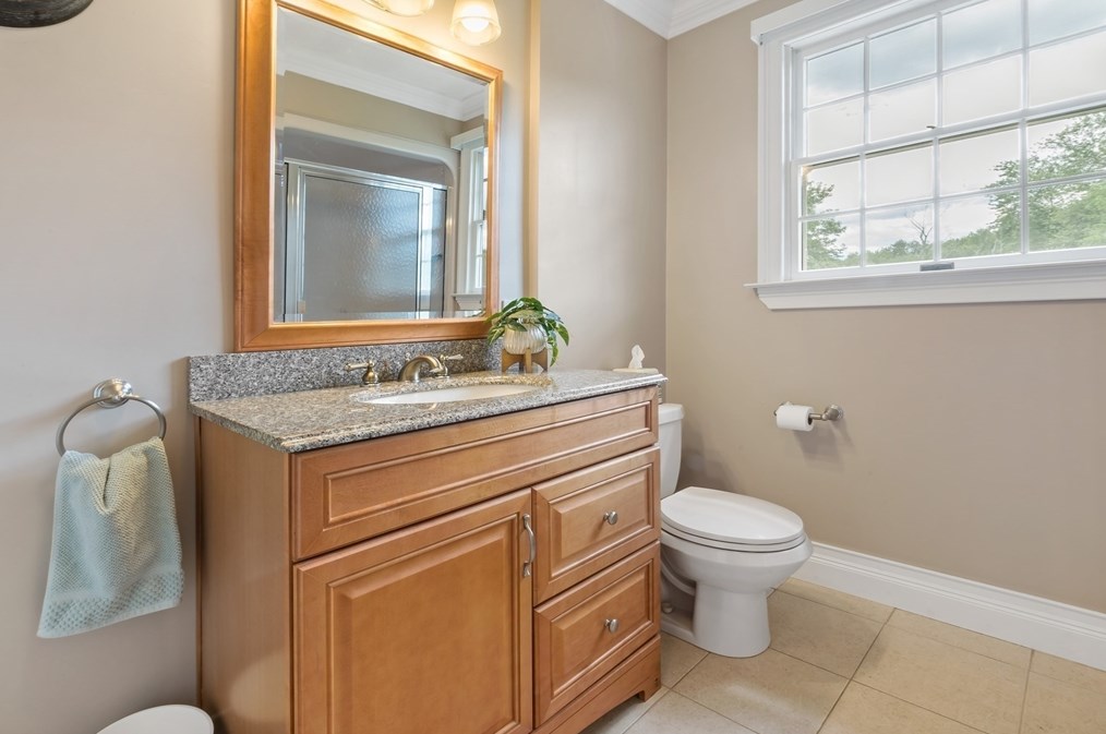 29 Evergreen Dr, Seekonk MA 02771-5746 exterior