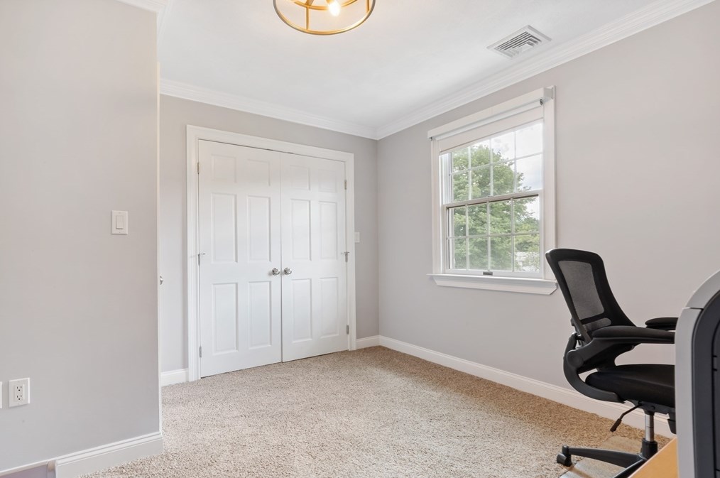 29 Evergreen Dr, Seekonk MA 02771-5746 exterior