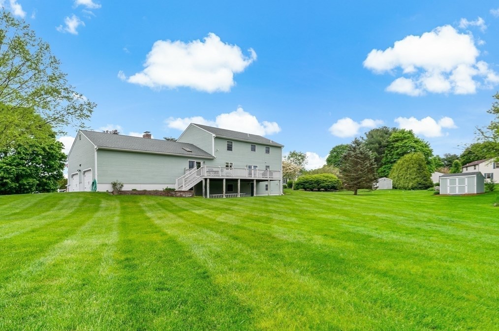 29 Evergreen Dr, Seekonk MA 02771-5746 exterior