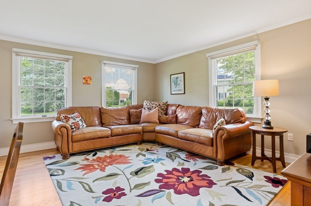 29 Evergreen Dr, Seekonk MA 02771-5746 exterior