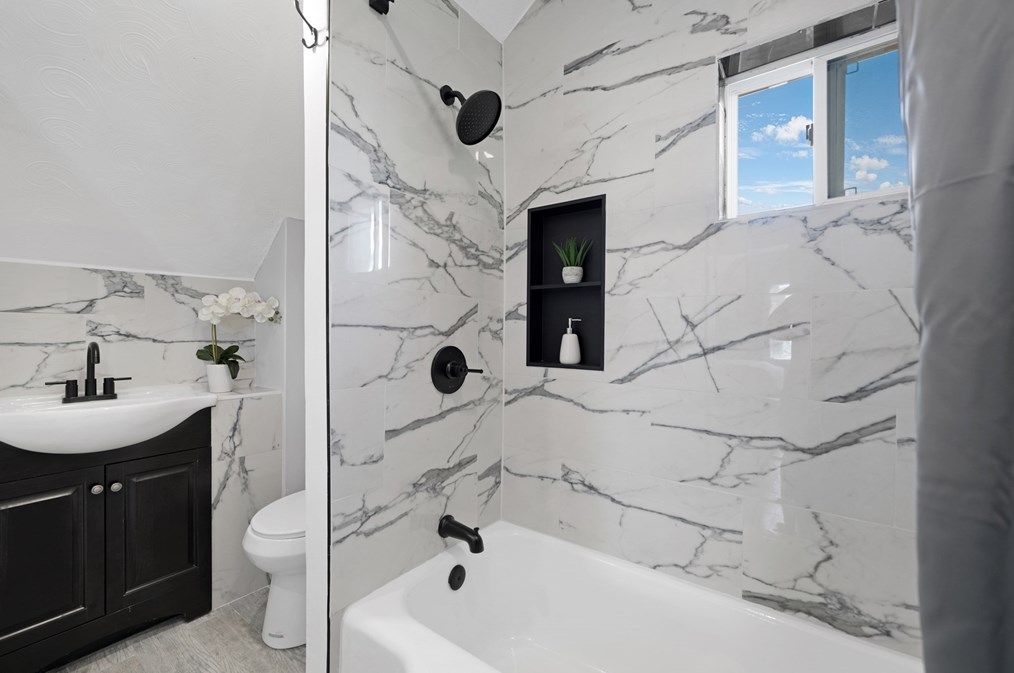 307 Tinkham St, New Bedford MA 02746-1821 exterior