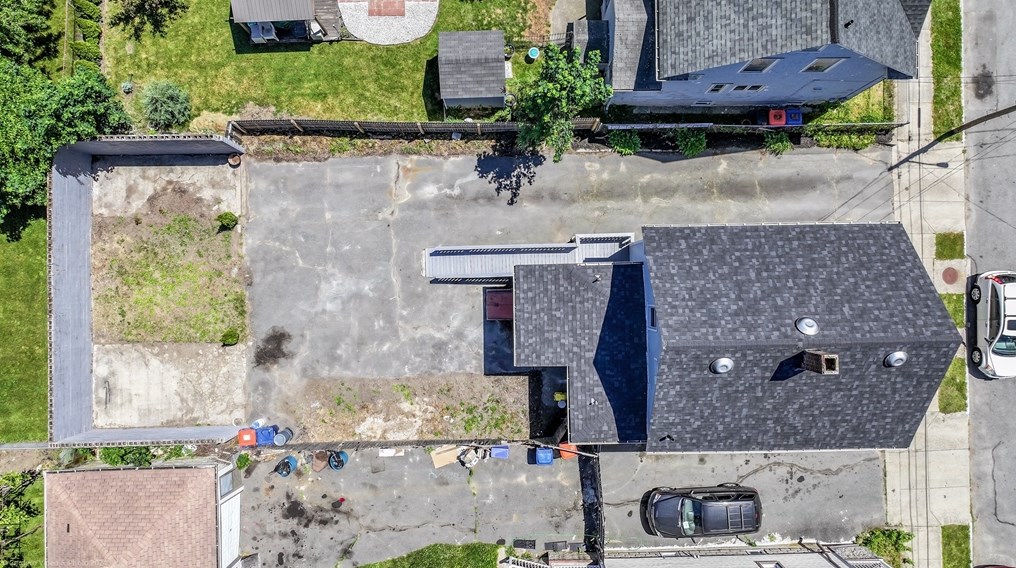 307 Tinkham St, New Bedford MA 02746-1821 exterior