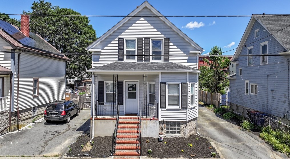 307 Tinkham St, New-Bedford, MA 02746 exterior