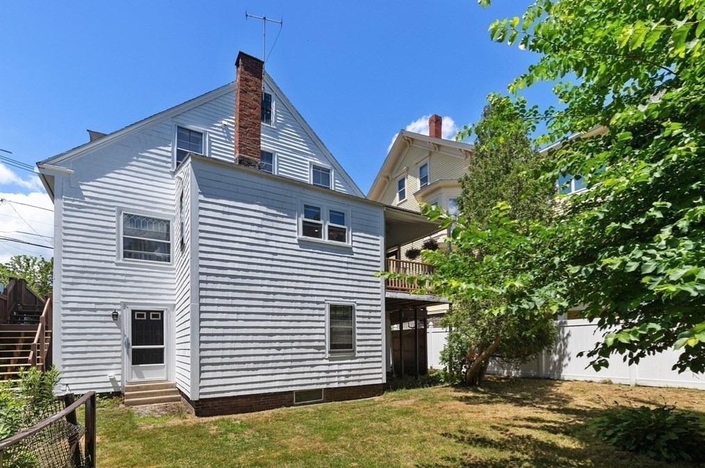 18 Chestnut St, Peabody MA  01960-5432 exterior