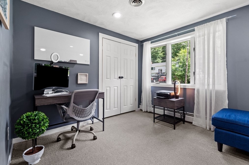 90 Drake Rd, Burlington MA 01803-1865 exterior