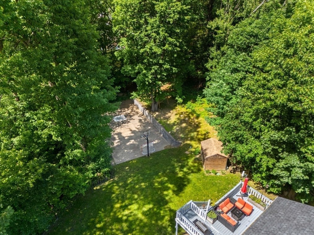 90 Drake Rd, Burlington MA 01803-1865 exterior