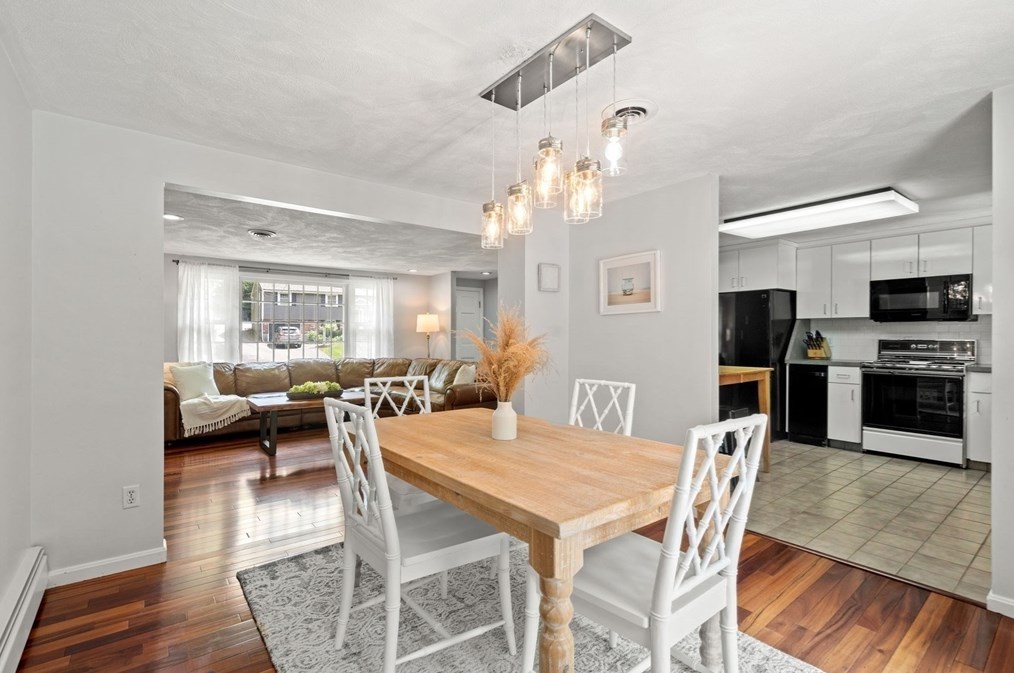 90 Drake Rd, Burlington MA 01803-1865 exterior