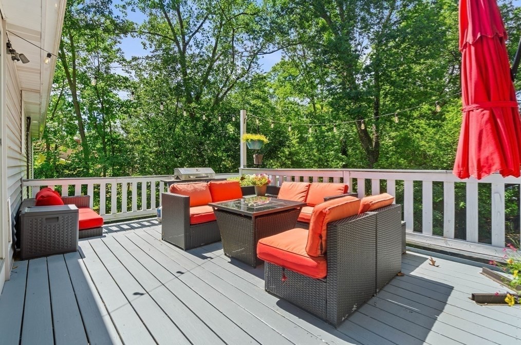 90 Drake Rd, Burlington MA 01803-1865 exterior