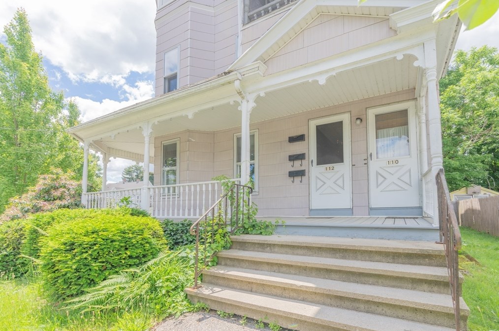 110 Chapin St, Holyoke MA  01040-3550 exterior