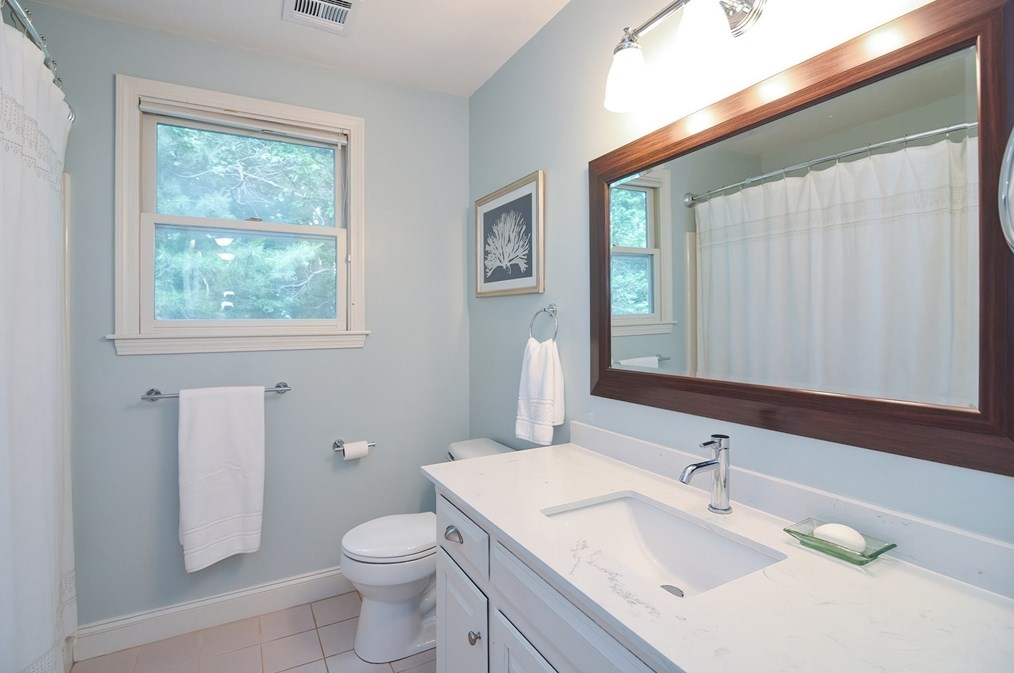 100 St, Franklin MA 02038-3398 exterior