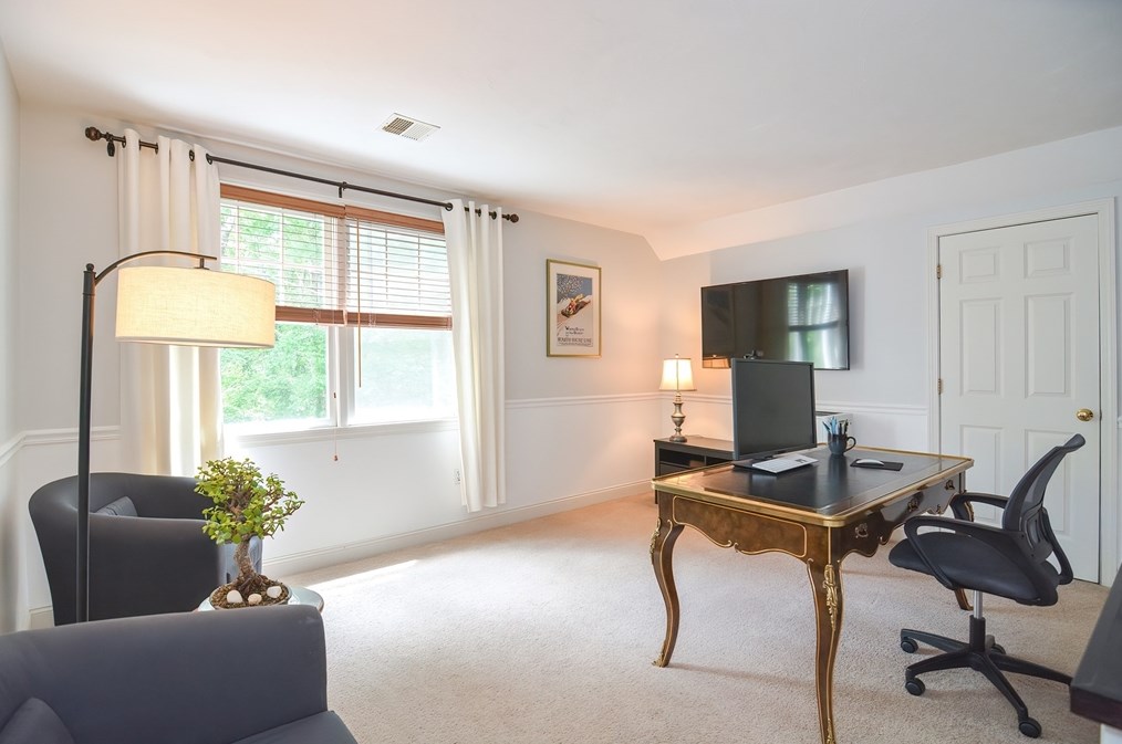 100 St, Franklin MA 02038-3398 exterior