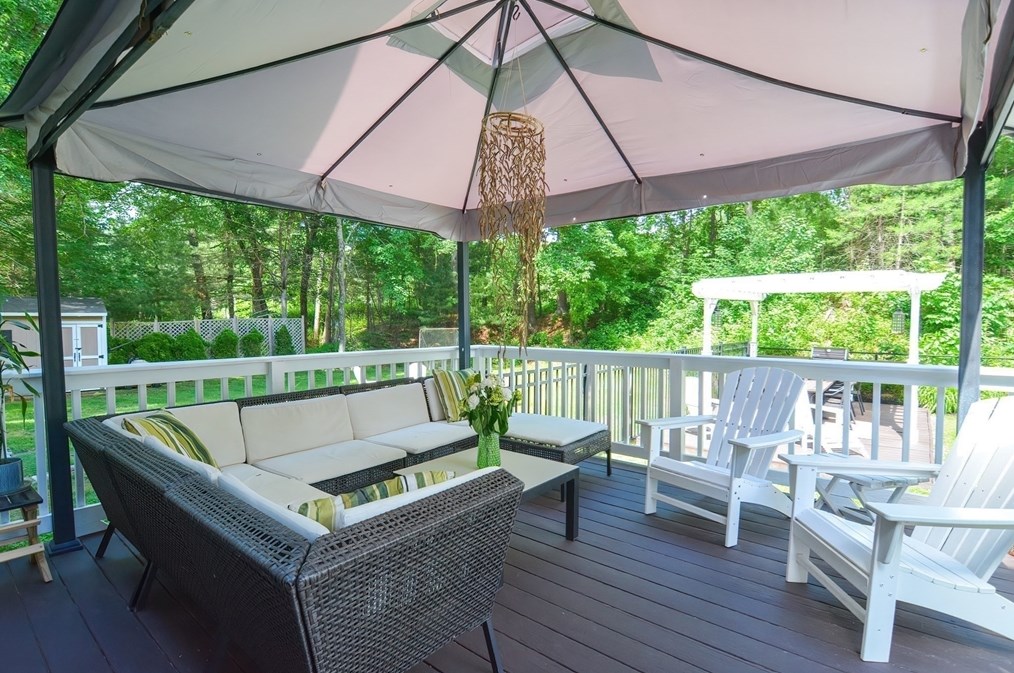 100 St, Franklin MA 02038-3398 exterior