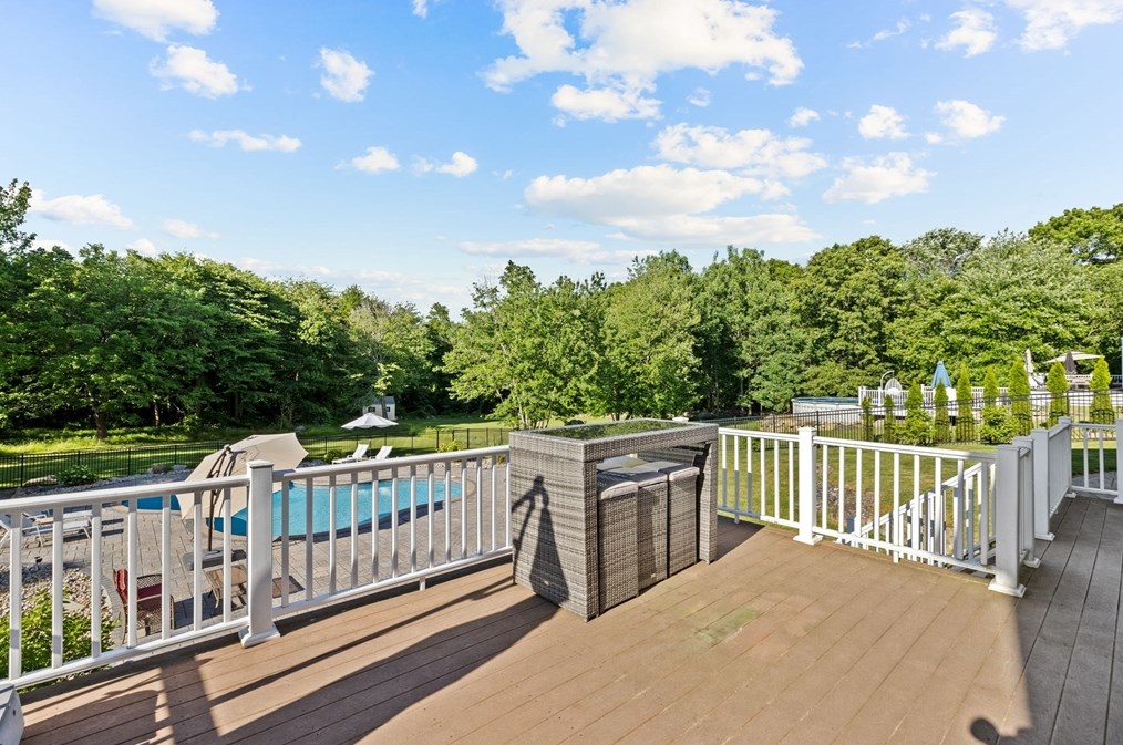 259 Lynch Ave, Fall River MA 02726 exterior