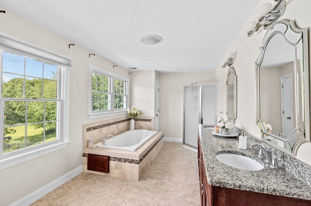 259 Lynch Ave, Fall River MA 02726 exterior