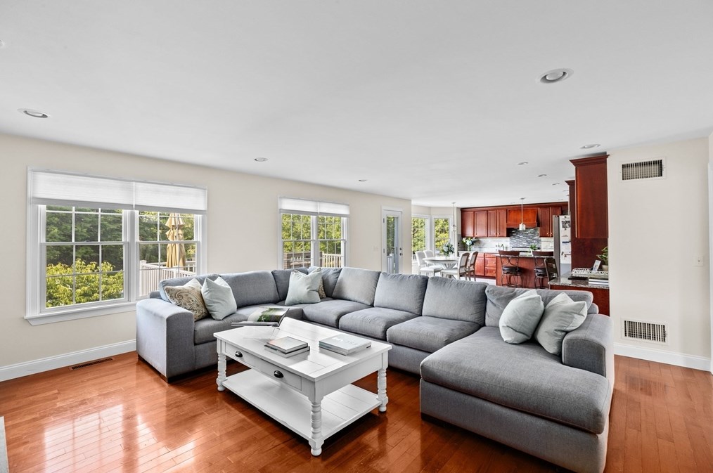 259 Lynch Ave, Fall River MA 02726 exterior