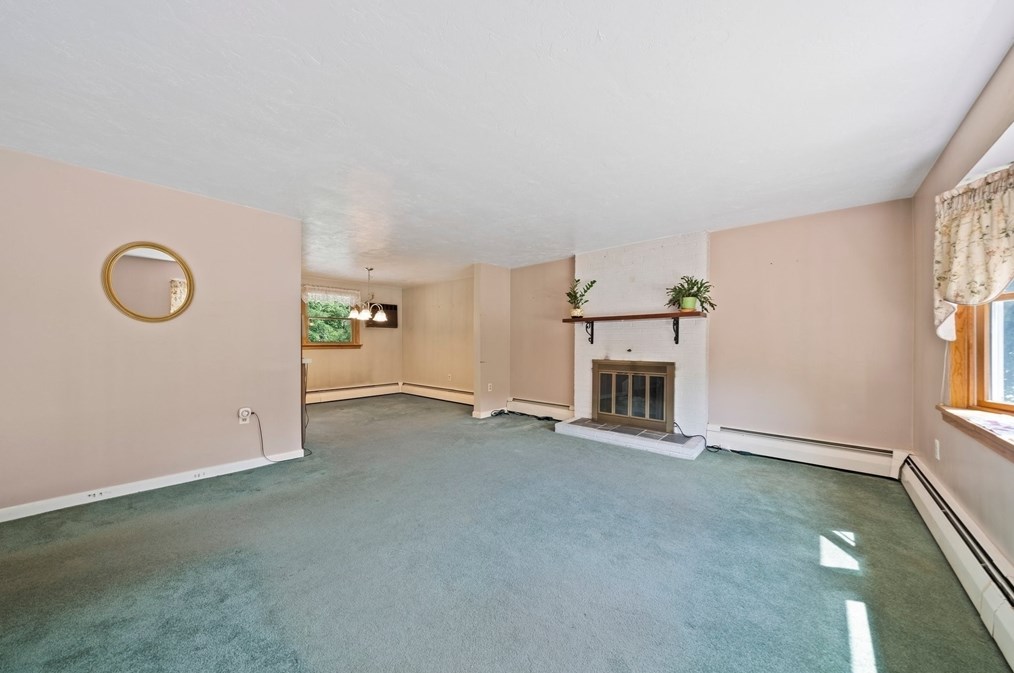 45 Fairwood Dr, Pembroke MA 02359-2713 exterior