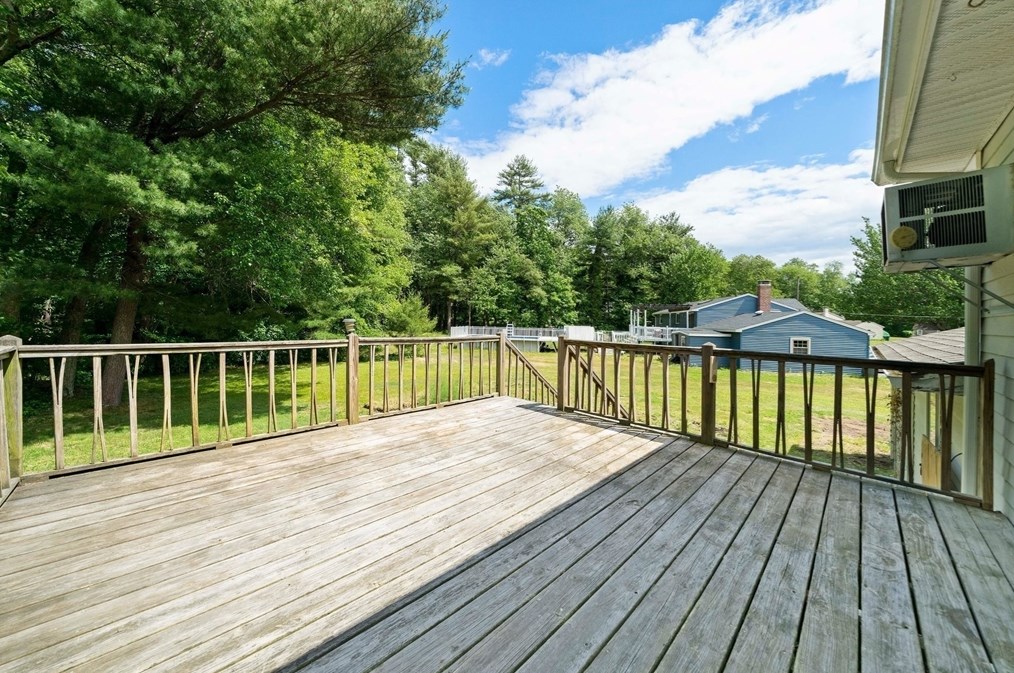 45 Fairwood Dr, Pembroke MA 02359-2713 exterior