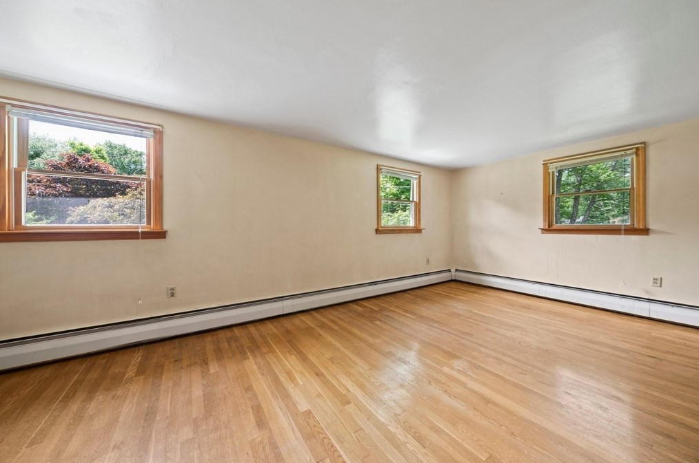 45 Fairwood Dr, Pembroke MA 02359-2713 exterior