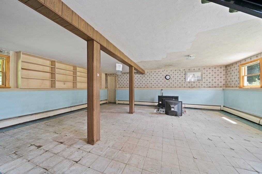 45 Fairwood Dr, Pembroke MA 02359-2713 exterior