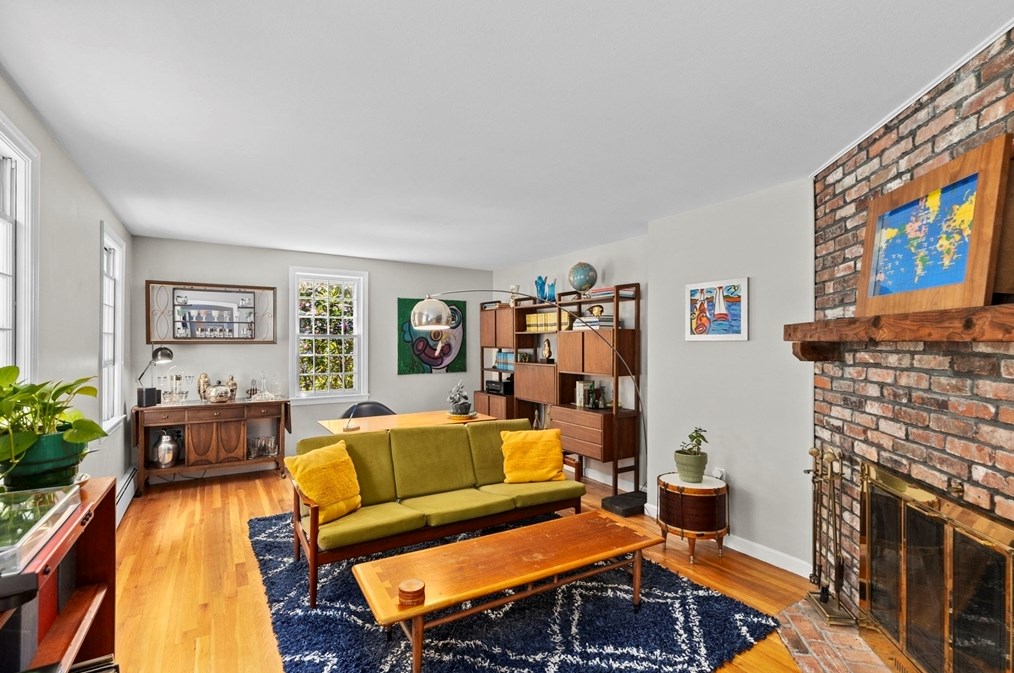 203 Lazell St, Hingham MA 02043-4404 exterior