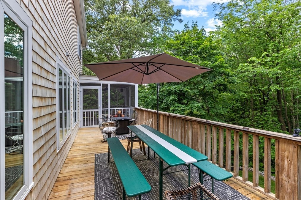 203 Lazell St, Hingham MA 02043-4404 exterior