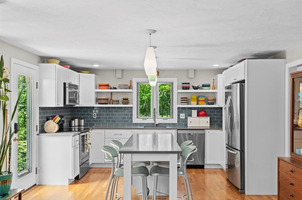 203 Lazell St, Hingham MA 02043-4404 exterior