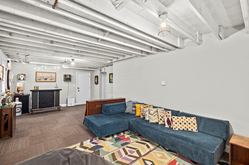 203 Lazell St, Hingham MA 02043-4404 exterior