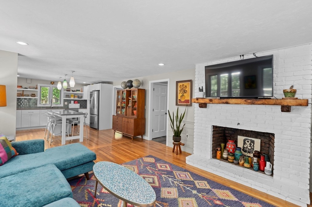 203 Lazell St, Hingham MA 02043-4404 exterior