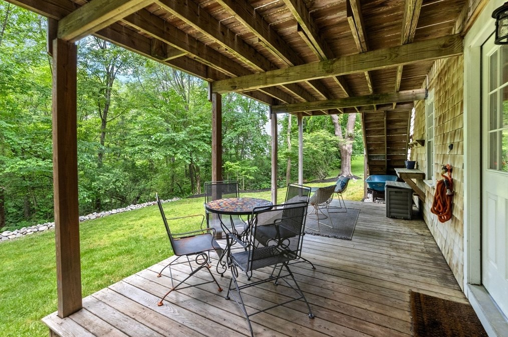 203 Lazell St, Hingham MA 02043-4404 exterior