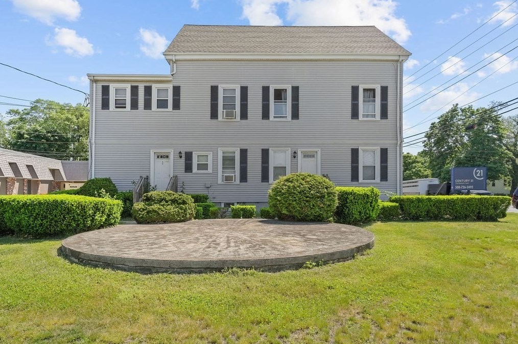 442 Taunton Ave, Seekonk, MA 02771 exterior