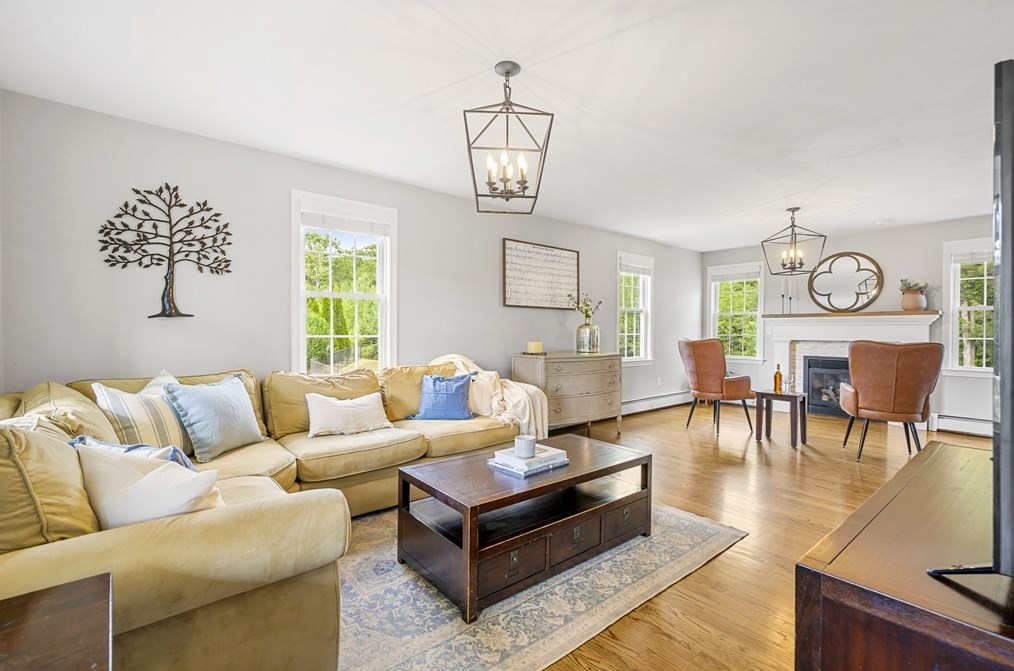 18 Patriot Ln, Rutland, MA 01543-1141