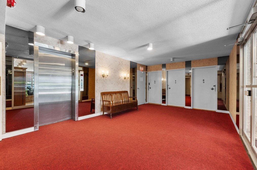 41 Park St #411, Brookline, MA 02445