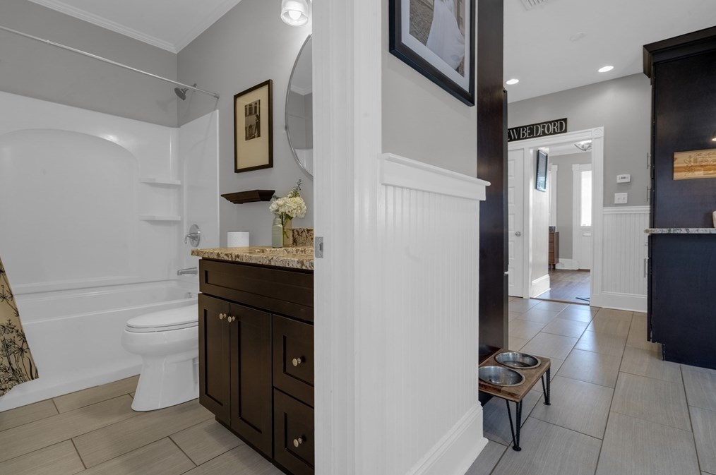 21 Tremont St, New Bedford MA 02740-3714 exterior