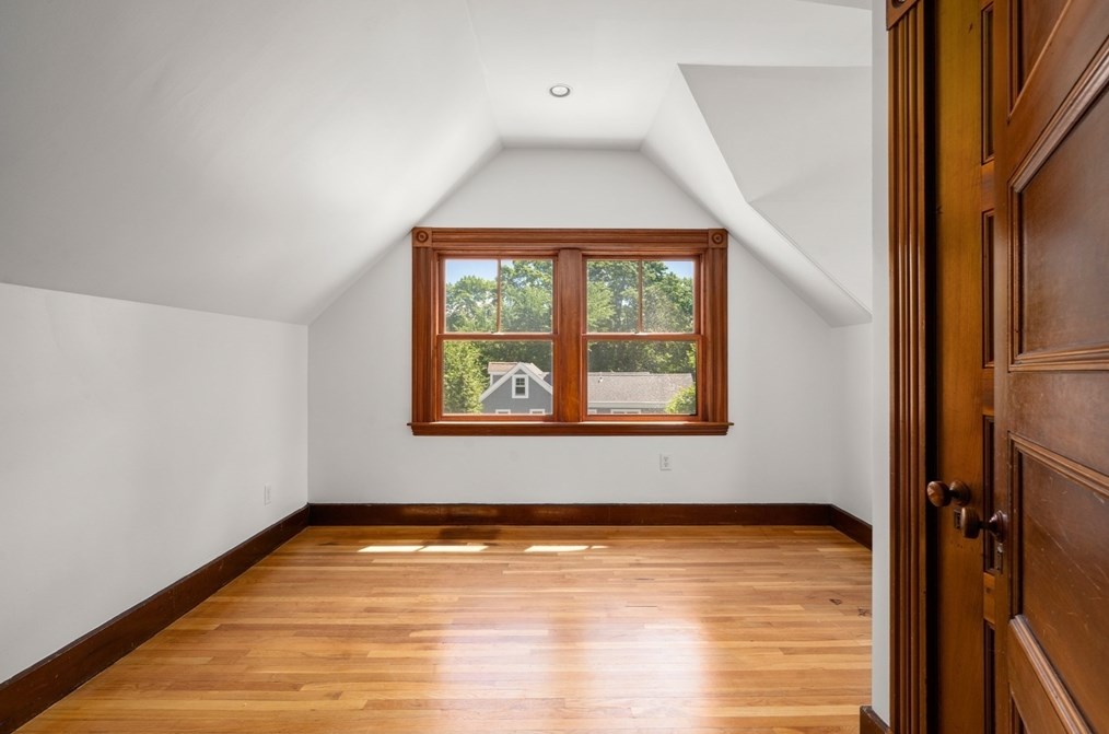 536 Walnut St, Newton MA 02460-2467 exterior