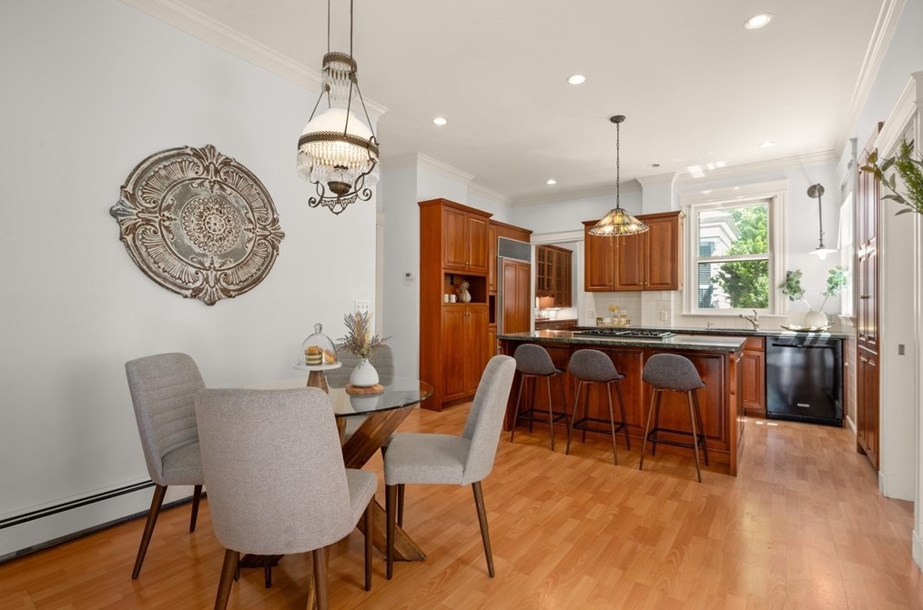 536 Walnut St, Newton MA 02460-2467 exterior