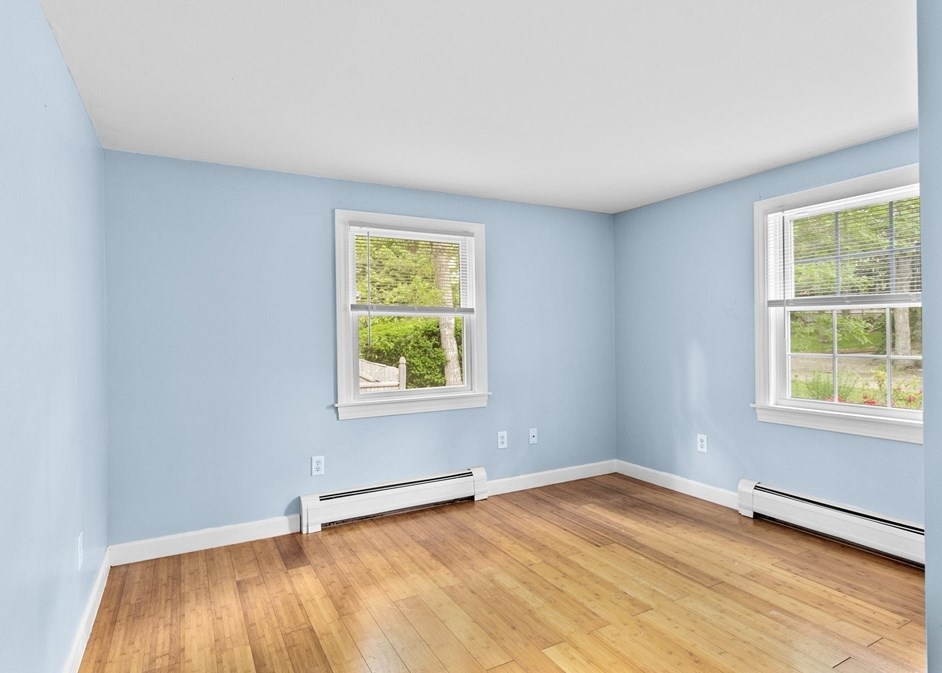 11 Brothers Ln, Harwich MA 02645-1509 exterior