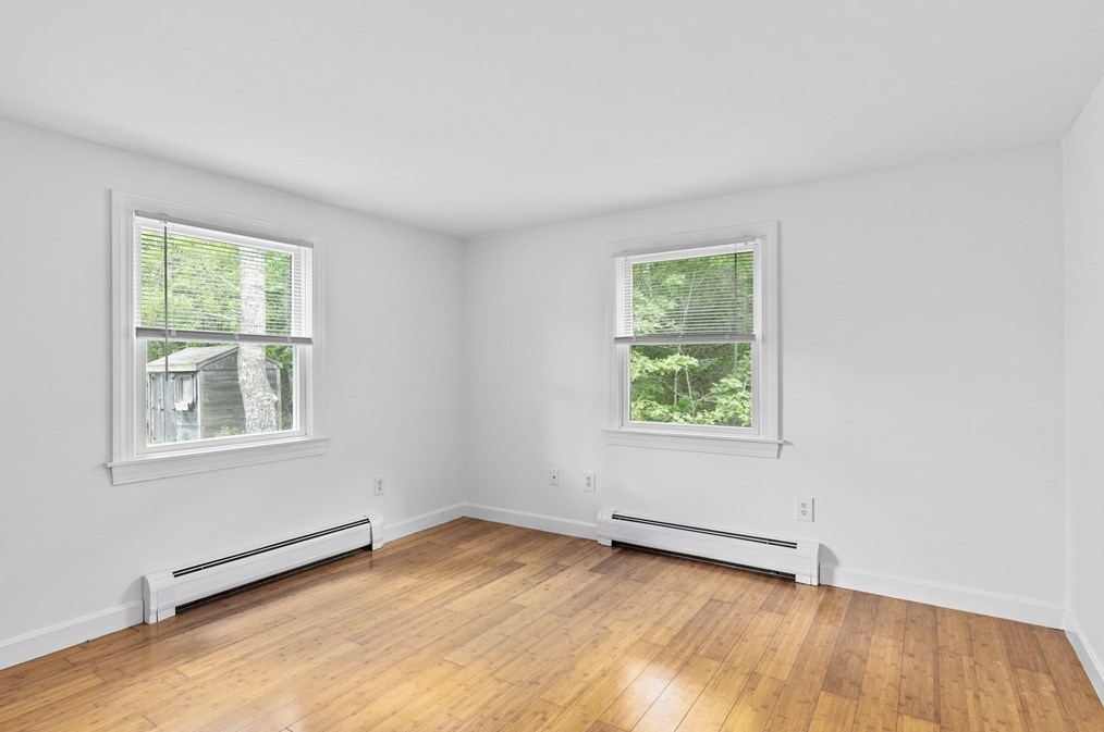 11 Brothers Ln, Harwich MA 02645-1509 exterior