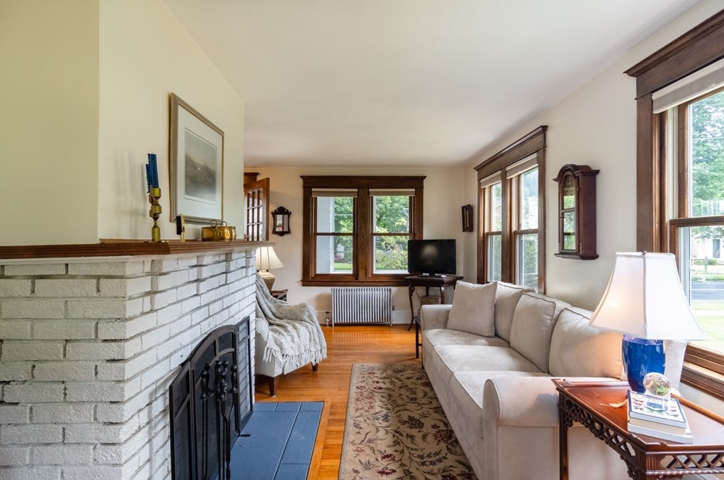 160 Abbott St, Springfield MA  01118-1601 exterior