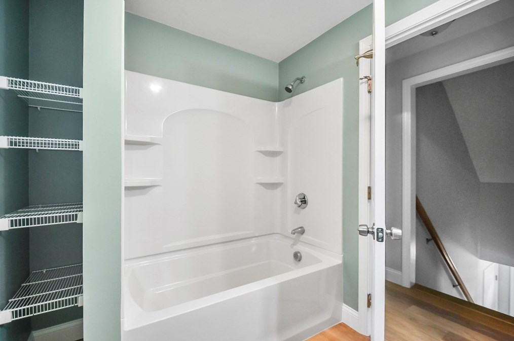 8 Milford St, Plymouth MA 02360-5722 exterior