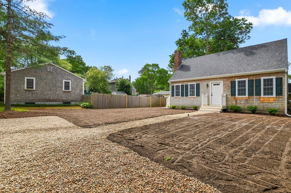 8 Milford St, Plymouth MA 02360-5722 exterior