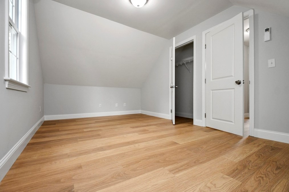 8 Milford St, Plymouth MA 02360-5722 exterior