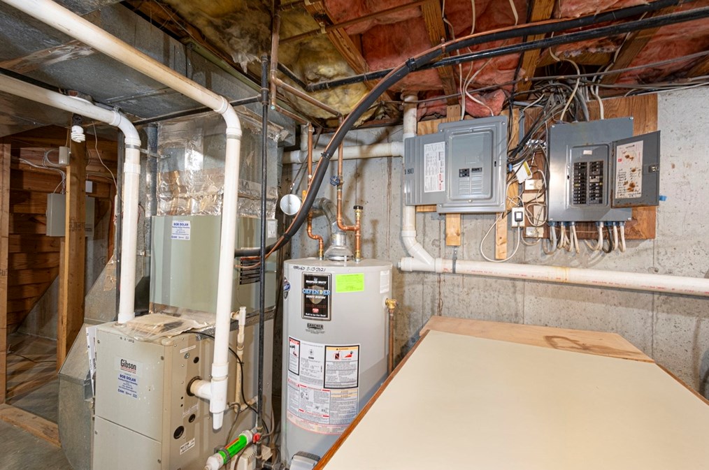 31 Brookdale Cir, Shrewsbury MA  01545-5436 exterior