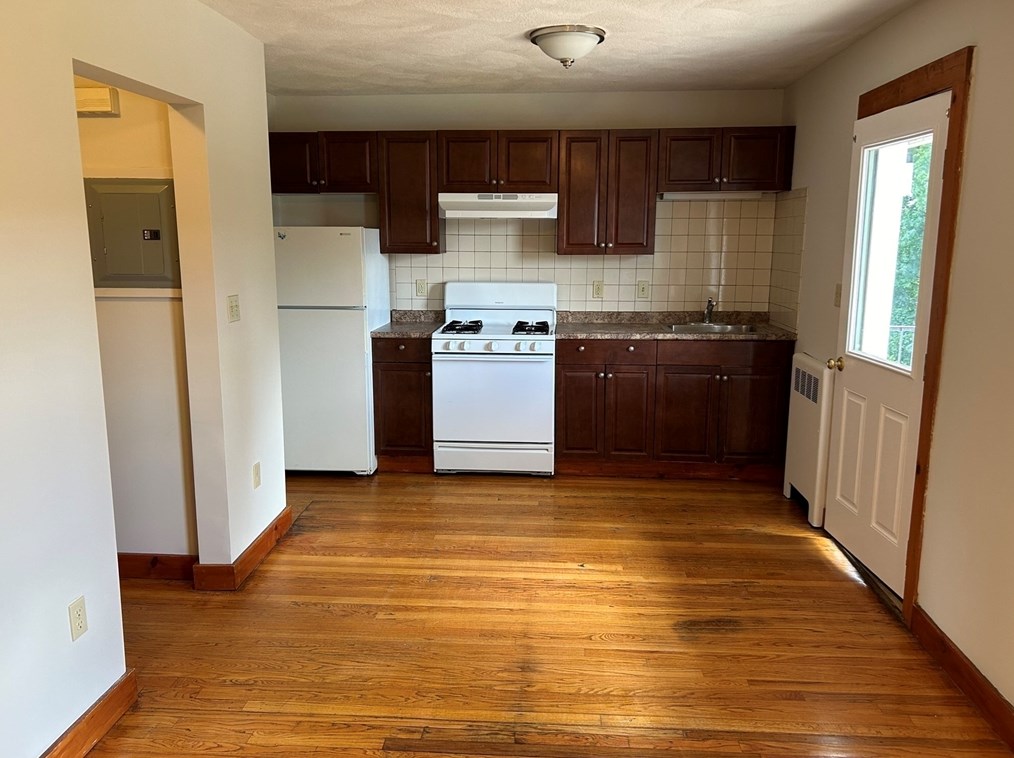 408 River St #2, Waltham, MA 02452