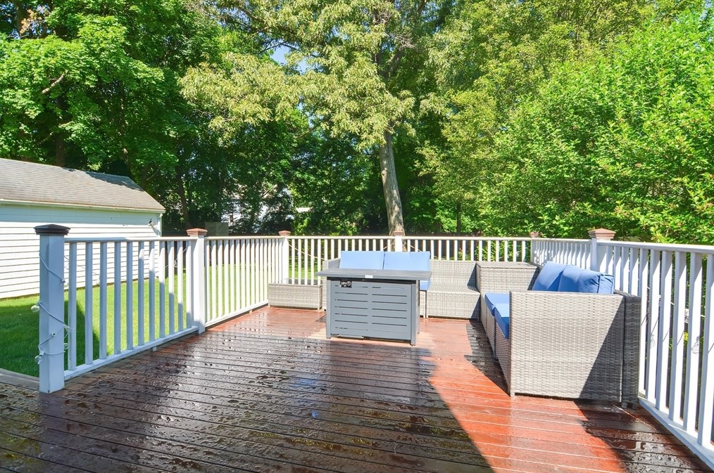 109 Colburn St, Dedham MA  02026-2326 exterior