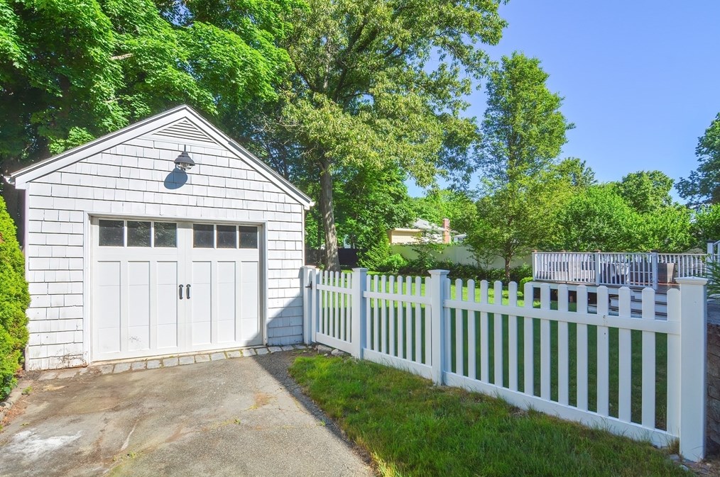 109 Colburn St, Dedham MA  02026-2326 exterior