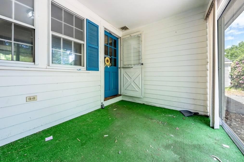 3 Phyllis Dr, Yarmouth MA 02664-1641 exterior