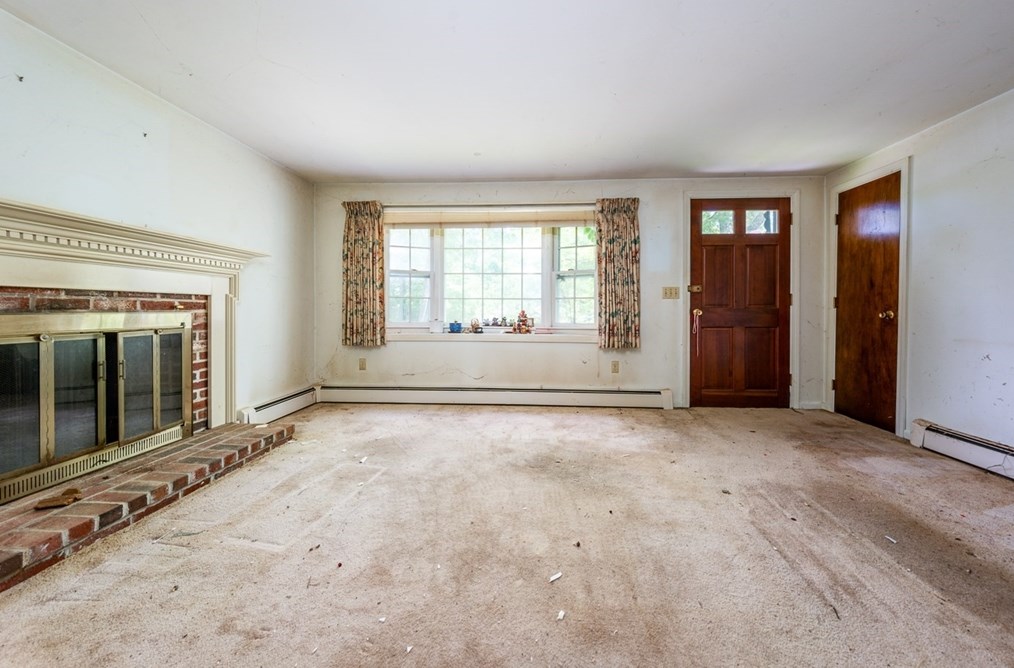 3 Phyllis Dr, Yarmouth MA 02664-1641 exterior